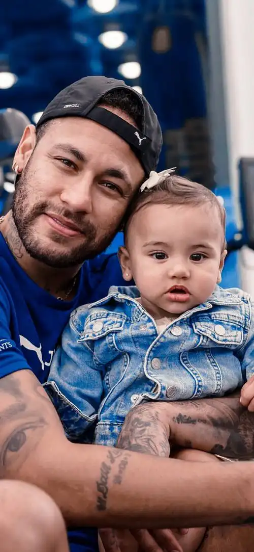 他在場上拼 他在場上拼